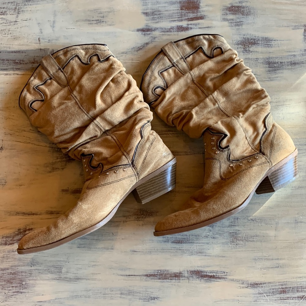 Cowgirl Boots 🤠